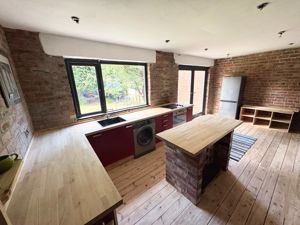 Photo 17- click for photo gallery